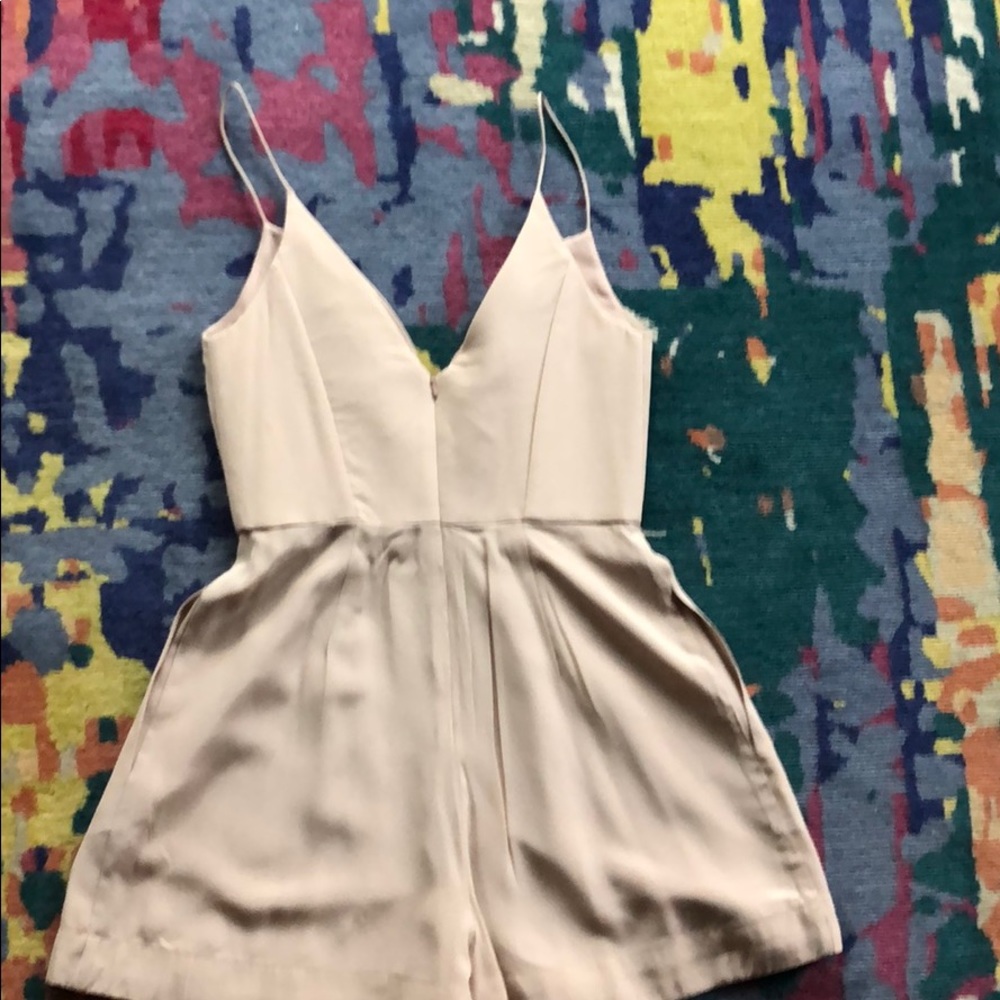 Zimmerman blush deep cleavage romper  w pockets - Picture 4 of 8